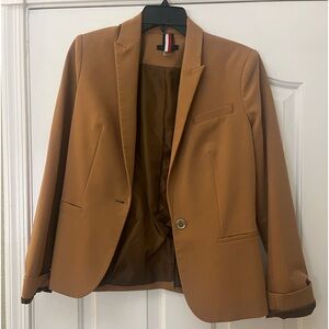 Tommy Hilfiger blazer rich tan color size 6.